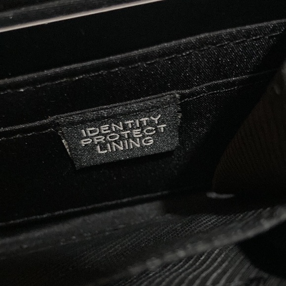 Tahari yellow women’s wallet nwt - Picture 5 of 8